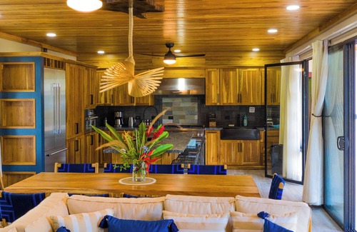 Savegre Casa | New DIRECT BEACHFRONT-7BR,7bath-close to Manuel Antonio, Dominical, whale’s tail