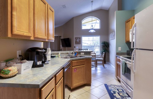 West Kissimmee Villa | Comunidad privada cerrada más cercana a Disney 4 dormitorios/3 baños piscina/spa