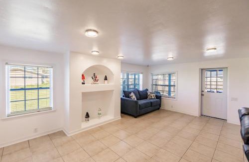 Fort Myers Casa | NEW! Dock Canal Family Home w/Pool & Gulf Access!