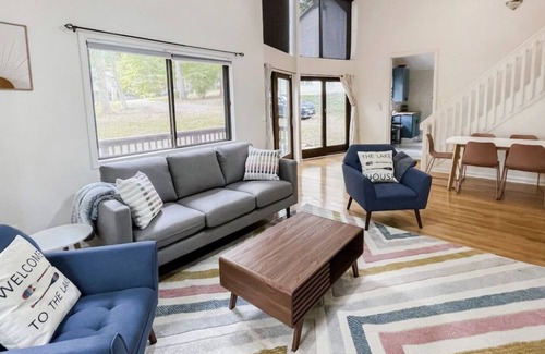 Locust Grove Cabaña | *NEW* Dog-friendly Cottage with Lake/Beach Access