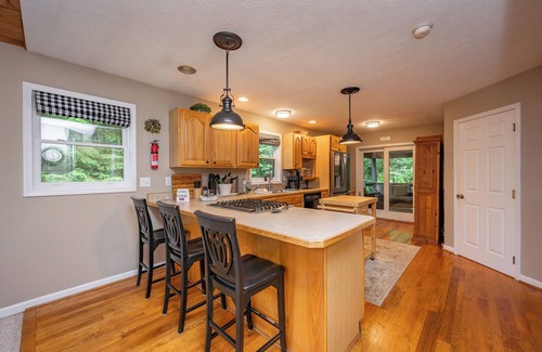 Mountainside Casa | New! Dog Friendly Wooded Escape w/ Hot Tub