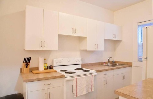 Moose Jaw Apartamento | NEW Downtown MJ Parking Near Tunnels, Casino & Spa Coffee
