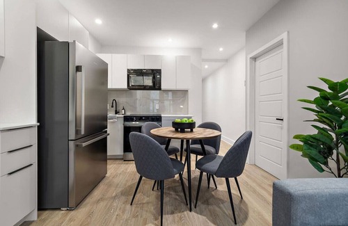 International District Apartamento | Luxury MTL Old port 2 BR 2 BA Apartment