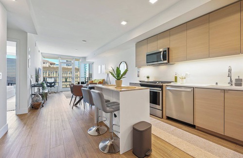 Civic Core Apartamento | NEW DT San Diego Stay Queen Bed, Pool & Sauna