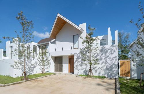 Si Sunthon Villa | New Elegance & Tropical Luxury - 4BR Pool Villa in Lux Pride 2 V8 Residence, near Laguna