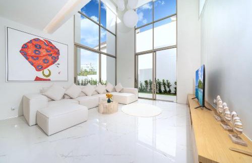Si Sunthon Villa | New Elegance & Tropical Luxury - 4BR Pool Villa in Lux Pride 2 V8 Residence, near Laguna