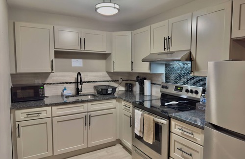 Wilkes-Barre Apartamento | New ~ Elegant Apt in Downtown WB