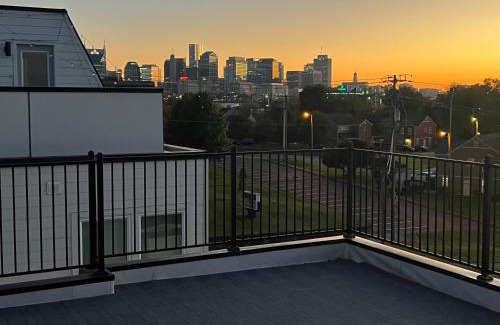 McFerrin Park Villa | New Elevations Rooftop 5 Min to Downtown Nash