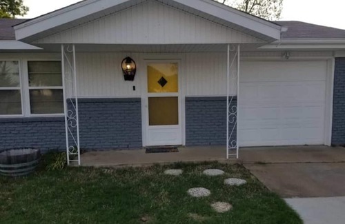 Broken Arrow Casa | *NEW*ENTIRE HOME IN ROSE DISTRICT*DINE*SHOP*FUN