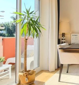 Linda-a-Velha Apartamento | NEW - Epic Design -AC, Balcony, Free Parking