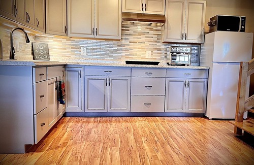 Marshall Apartamento | NEW! Epic mountain view, 24 minutes to Downtown Asheville, NC