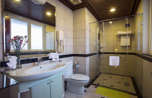Long Bien Hotel | New Era Hotel and Villa
