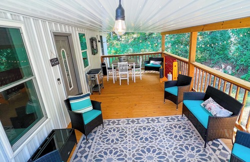 Bronston Casa | New! Swim Spa Escape at Echo Point! 2 King Beds- 5 min from boat ramp