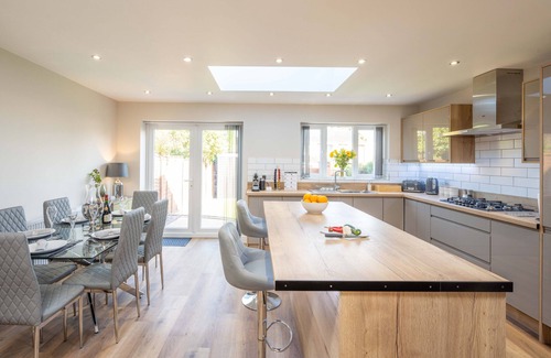 Seisdon Casa | *New Exclusive* Luxury spacious 6-bed, sleeps 14- Solihull,JLR, NEC, Birmingham