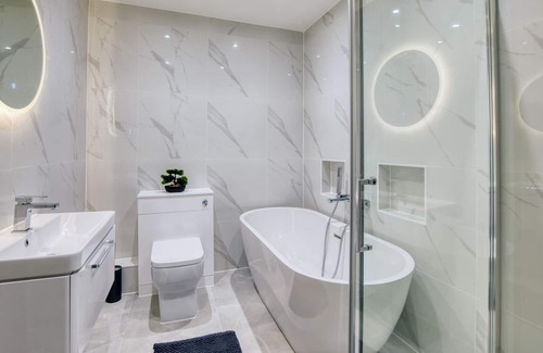 Southend-on-Sea Casa | New executive 4 bedroom home close to the beach
