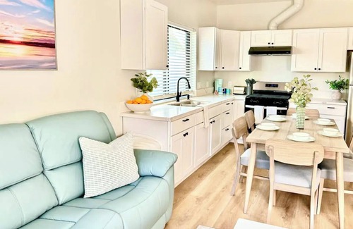 Costa Mesa Casa | NEW Executive Residence I Luxury Shopping I Beach