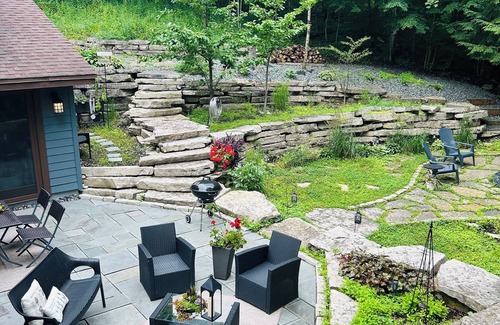 Hubertus Casa | NEW! Experience the Serene & Unique Blue Tree House – Hike, Relax & Lake Nearby