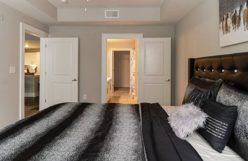 Lindbergh Condominio | New Exquisite Luxury 2BrCondo/Uber/Wifi