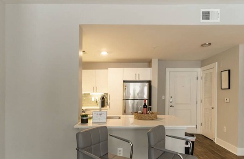 Lindbergh Condominio | New Exquisite Luxury 2BrCondo/Uber/Wifi
