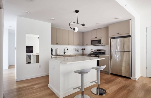 Hoboken Apartamento | NEW Fab 4 BR - Outdoor Deck - gym - Mins to NYC