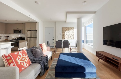 Hoboken Apartamento | NEW Fab 4 BR - Outdoor Deck - gym - Mins to NYC