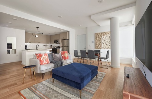 Hoboken Apartamento | NEW Fab 4 BR - Outdoor Deck - gym - Mins to NYC