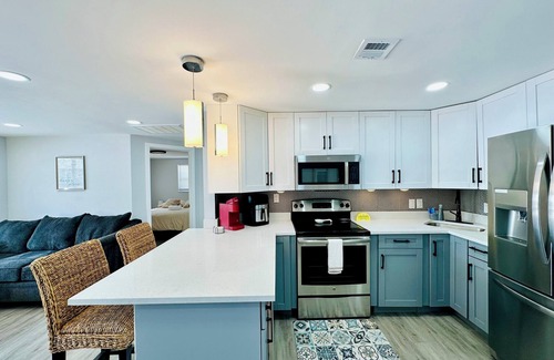 Hudson Beach Estates Casa | NEW! Facing Canal w/ Grill, Outdoor Hangout Area & Cornhole