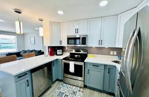 Hudson Beach Estates Casa | NEW! Facing Canal w/ Grill, Outdoor Hangout Area & Cornhole