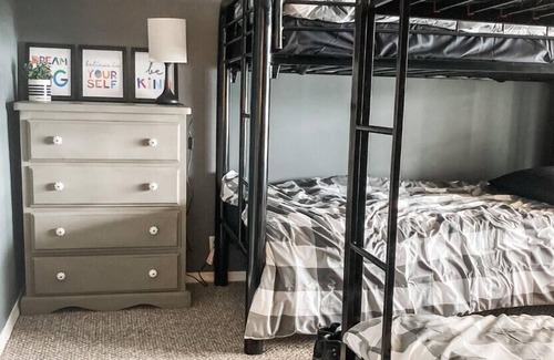 Lone Butte Casa | NEW!!! Fall/Winter Getaway on the shores of Horse Lake