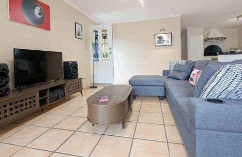 New Farm Casa | New Farm Home - Relaxing Private City Retreat - Sleeps 6