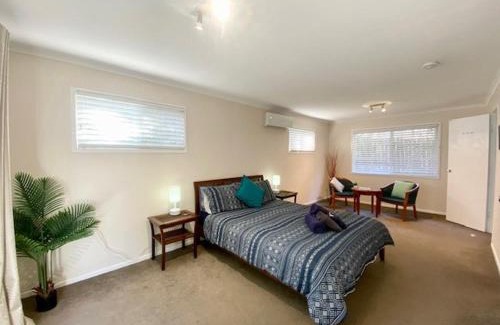 New Farm Casa | New Farm Home - Relaxing Private City Retreat - Sleeps 6