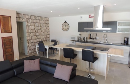 Moustiers-Sainte-Marie Villa | Nueva casa cercada, con PISCINA CLIMATIZADA, estacionamiento privado, acceso para discapacitados
