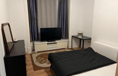 Walsall Casa | New flat, own bathroom, sitting room & large bedroom - Walsall