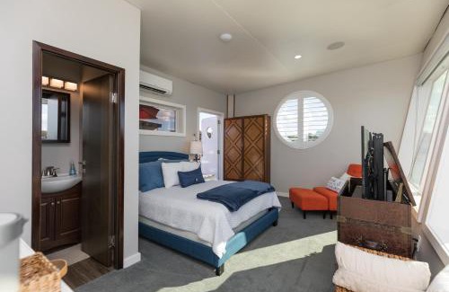 Fleming Island Alquiler De Eote | New Floating Luxury: Unique Houseboat Retreat