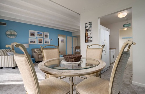 Caine Woods Condominio | New for 2024! Charming 2 Bedroom Condo with a Pool!