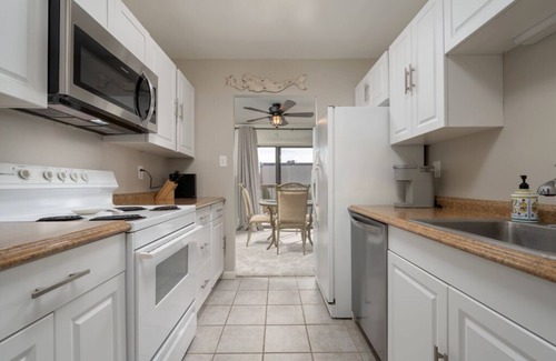 Caine Woods Condominio | New for 2024! Charming 2 Bedroom Condo with a Pool!