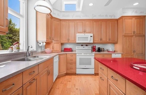 Dennis Casa | New for 2025! Private beach..... Sunsets, views and great location! RPMS154