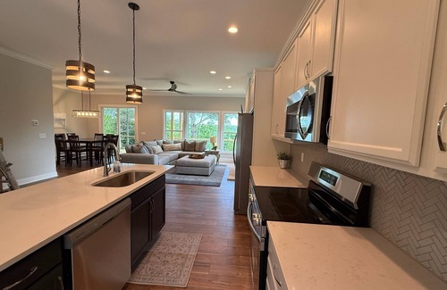 Nebo Casa | New four bedroom house with private dock on Lake James.
