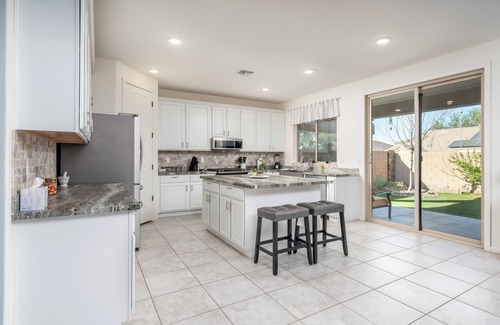 Casa Grande Casa | NEW Fresh, Charming 3-bedroom house in Casa Grande with AC, WiFi