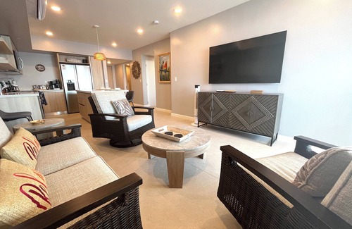 Cerro Plano Condominio | New Front Row Oceanfront at Pacific Point w/Gym