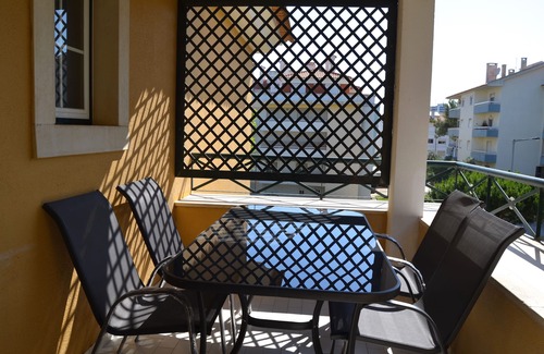 Cascais Apartamento | Joven y lleno de luz, ofrece golf, 3 dormitorios, 3 baños, A / C, hasta 8 personas