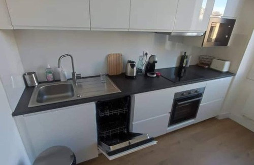 Les Cinq Avenues Apartamento | New, fully-equipped, air-conditioned T2