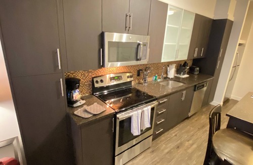Radnor - Fort Myer Heights Apartamento | NEW Exclusive Furnished Apt. in Prime Location with parking included!