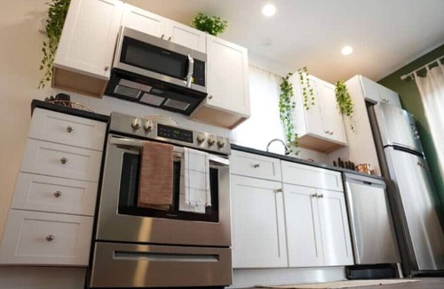 Asbury Park Apartamento | New fully furnished Apt within walking distance of downtown Asbury -Pet Friendly