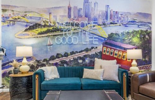 South Oakland Casa | NEW Gorgeous 4bd near universities Hot tub Games