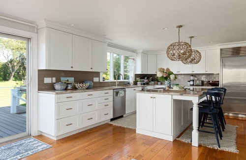 Cummaquid Casa | NEW!! Gorgeous Northside 4 bdrm 3 bath home with Waterviews, Sleeps 8