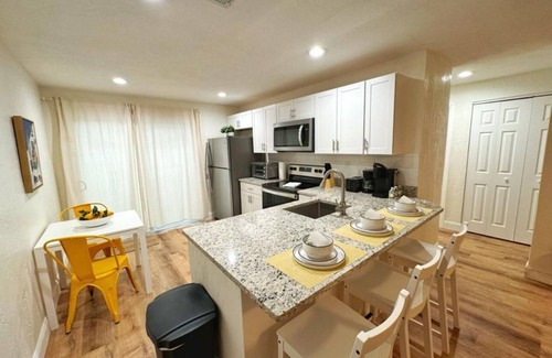 Port Orange Casa | NEW Gorgeous Sunshine-Up 6 Guests-Private Backyard