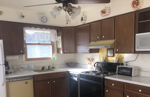 Elka Park Casa | NEW GRANNY CHIC Spacious House