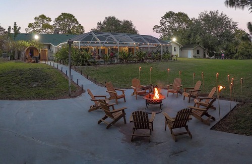 Hunt Club Casa | NEW Green House - Luxury 4BR 9 Beds Retreat | Pool | Spa | Sauna | Cold Plunge | RV