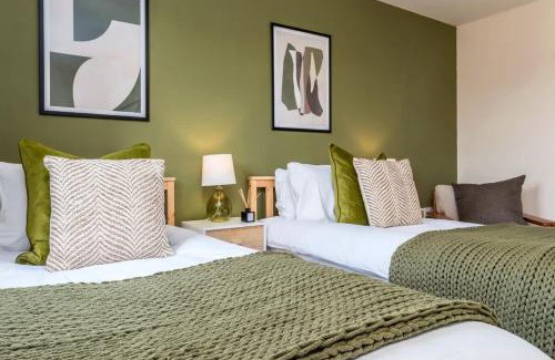 Hanley Casa | NEW Greydawn House - Stunning 4 Bedroom House in Stoke-on-Trent